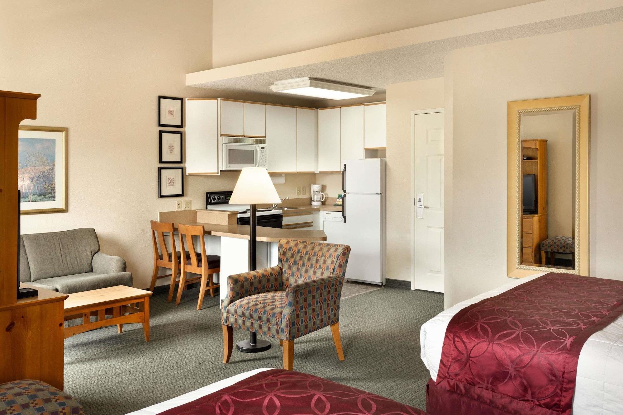 Baymont By Wyndham Wichita East Otel Dış mekan fotoğraf