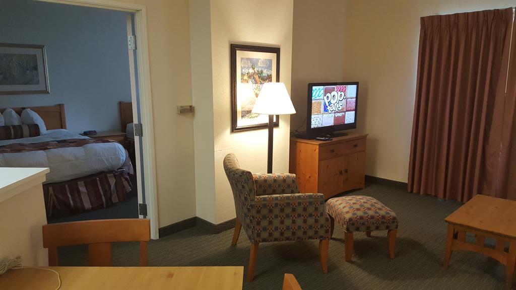 Baymont By Wyndham Wichita East Otel Dış mekan fotoğraf